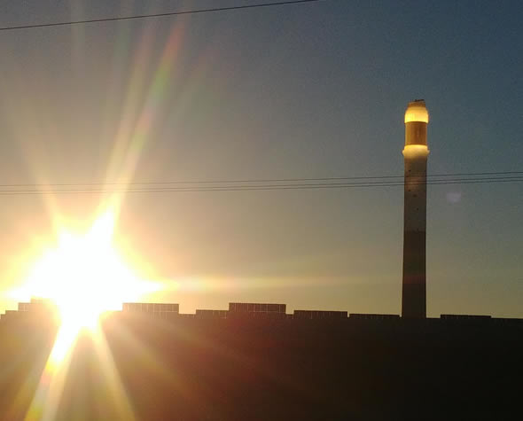 Solar energy has become ever more accesible, flexible and cost-effective. We work with nations to think hard about planning its energy supply and include future-proofing measures with effective energy storage solutions.
